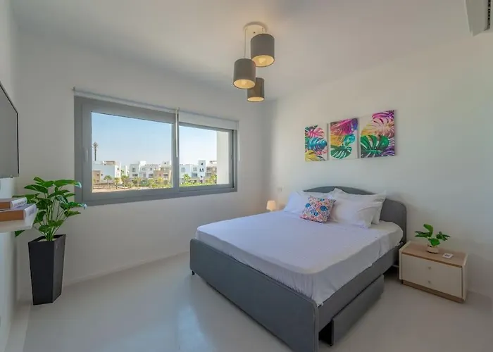 Elegant 3br On Swan Crystal Lagoon At Elgouna Families Only