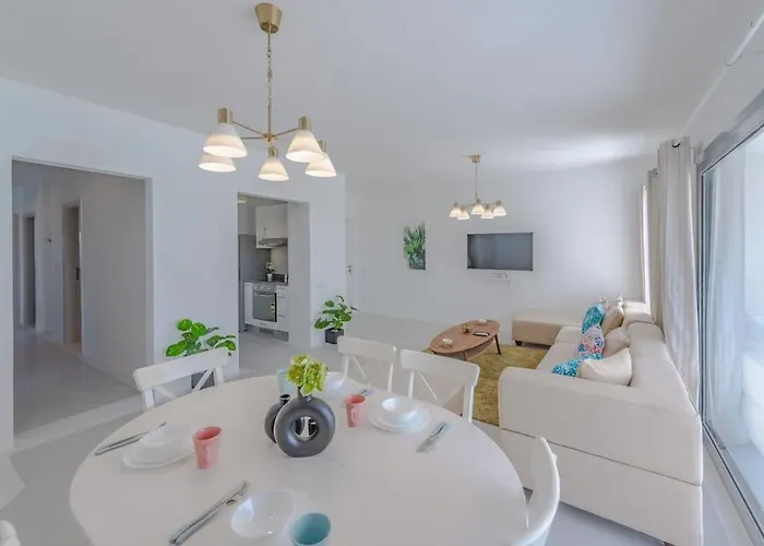 Appartement Elegant 3br On Swan Crystal Lagoon At Elgouna Families Only *