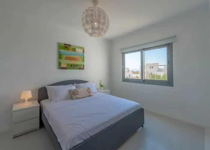 Elegant 3br On Swan Crystal Lagoon At Elgouna Families Only *