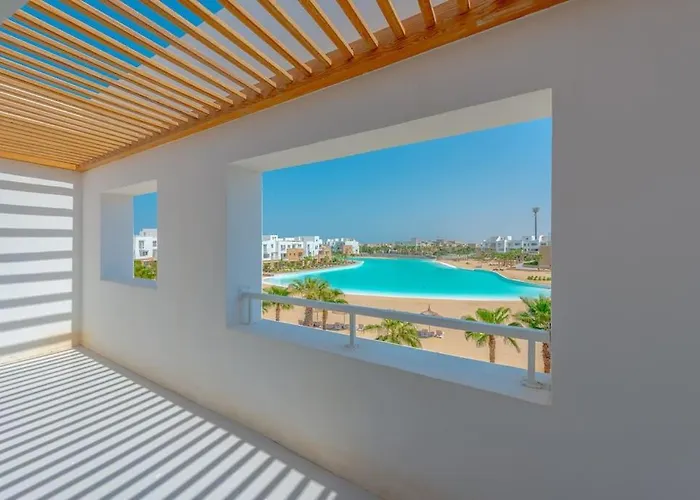 Elegant 3br On Swan Crystal Lagoon At Elgouna Families Only Appartement *